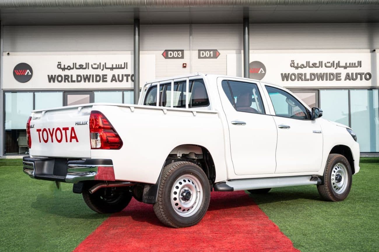2026 Toyota Hilux DLX thumbnail 4