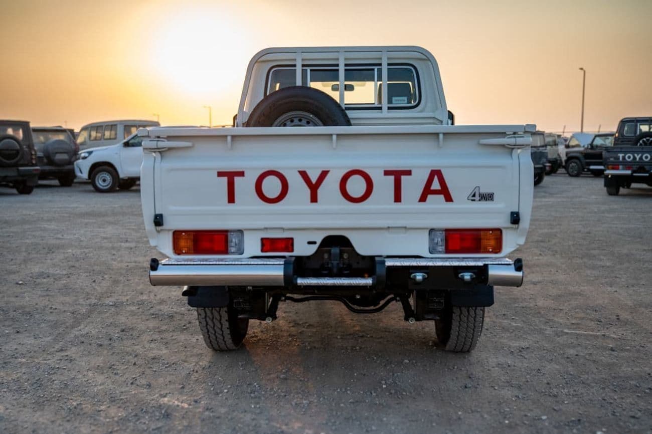 2025 Toyota Land Cruiser Pick Up LC 79 SINGLE CABIN 2.8 DIESEL AUTOMATIC thumbnail 7