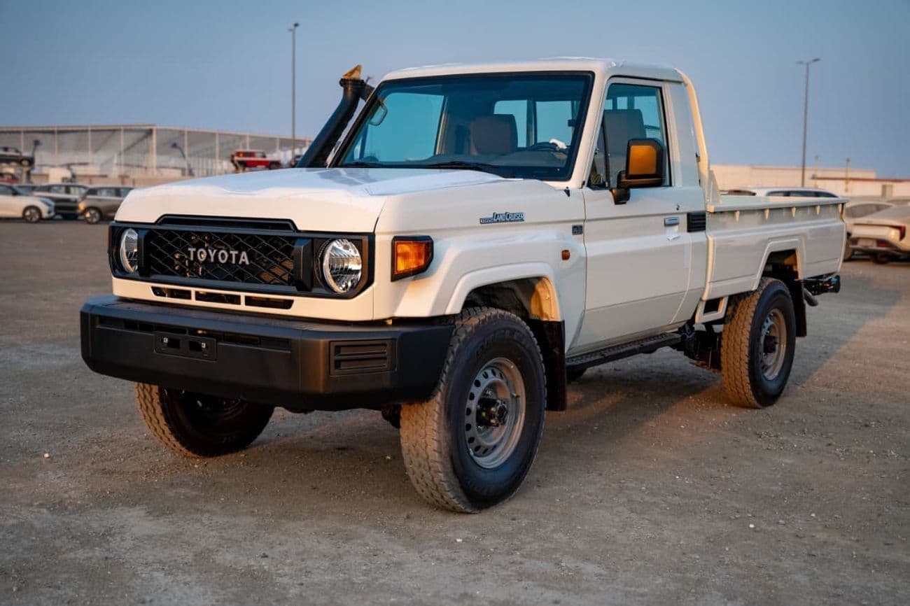 2025 Toyota Land Cruiser Pick Up LC 79 SINGLE CABIN 2.8 DIESEL AUTOMATIC thumbnail 2