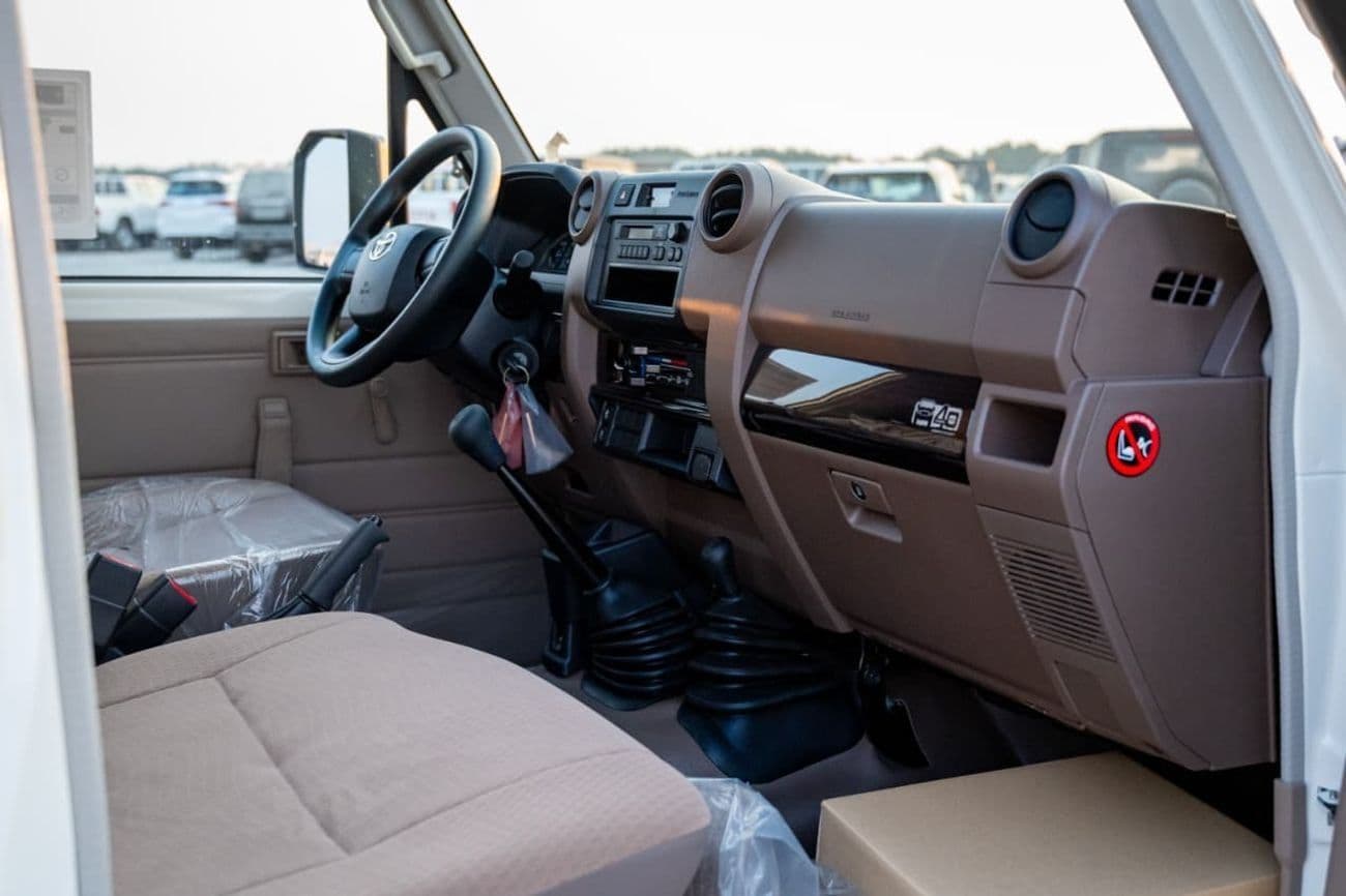 2025 Toyota Land Cruiser Pick Up LC 79 SINGLE CABIN 2.8 DIESEL AUTOMATIC thumbnail 5