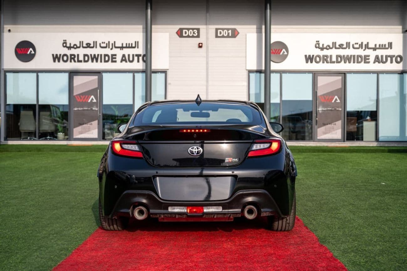 2025 Toyota 86 GR86 2.4L Automatic thumbnail 5