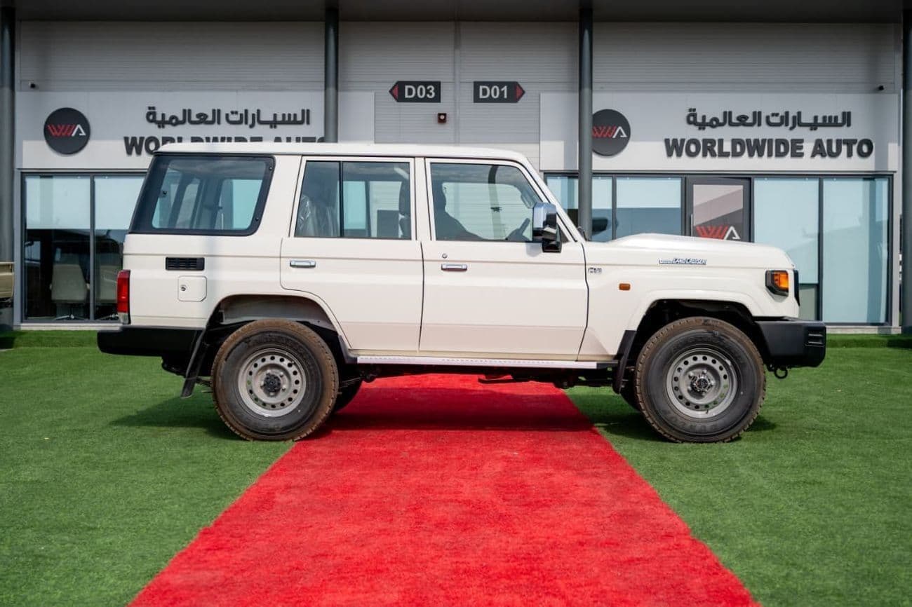 2025 Toyota Land Cruiser 70 LC76 HT VXR thumbnail 7