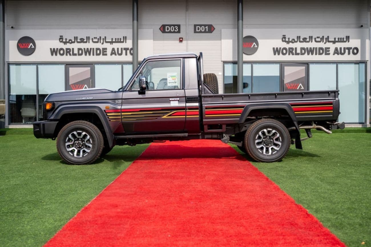 2025 Toyota Land Cruiser Pick Up thumbnail 6