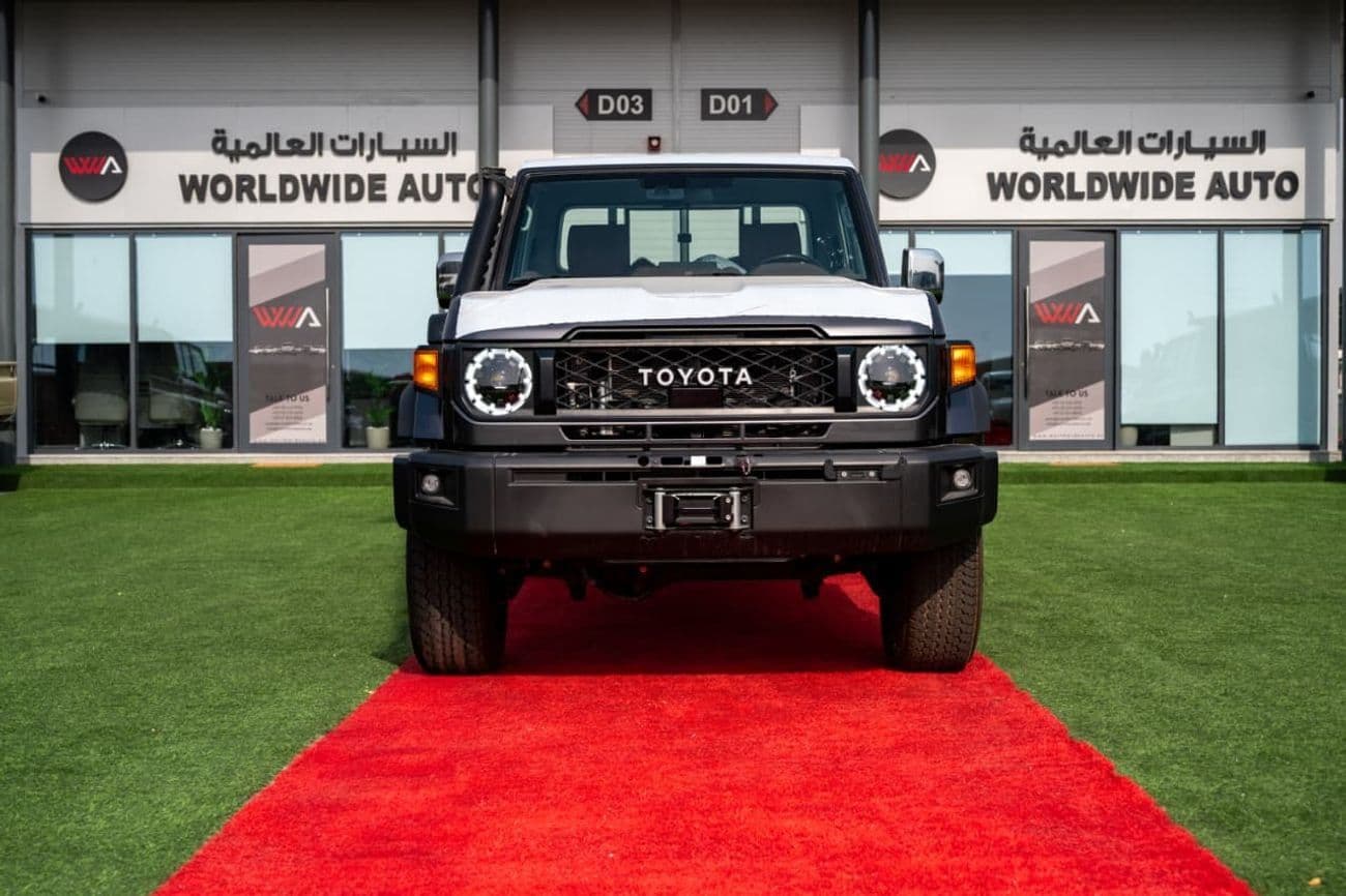2025 Toyota Land Cruiser Pick Up thumbnail 8