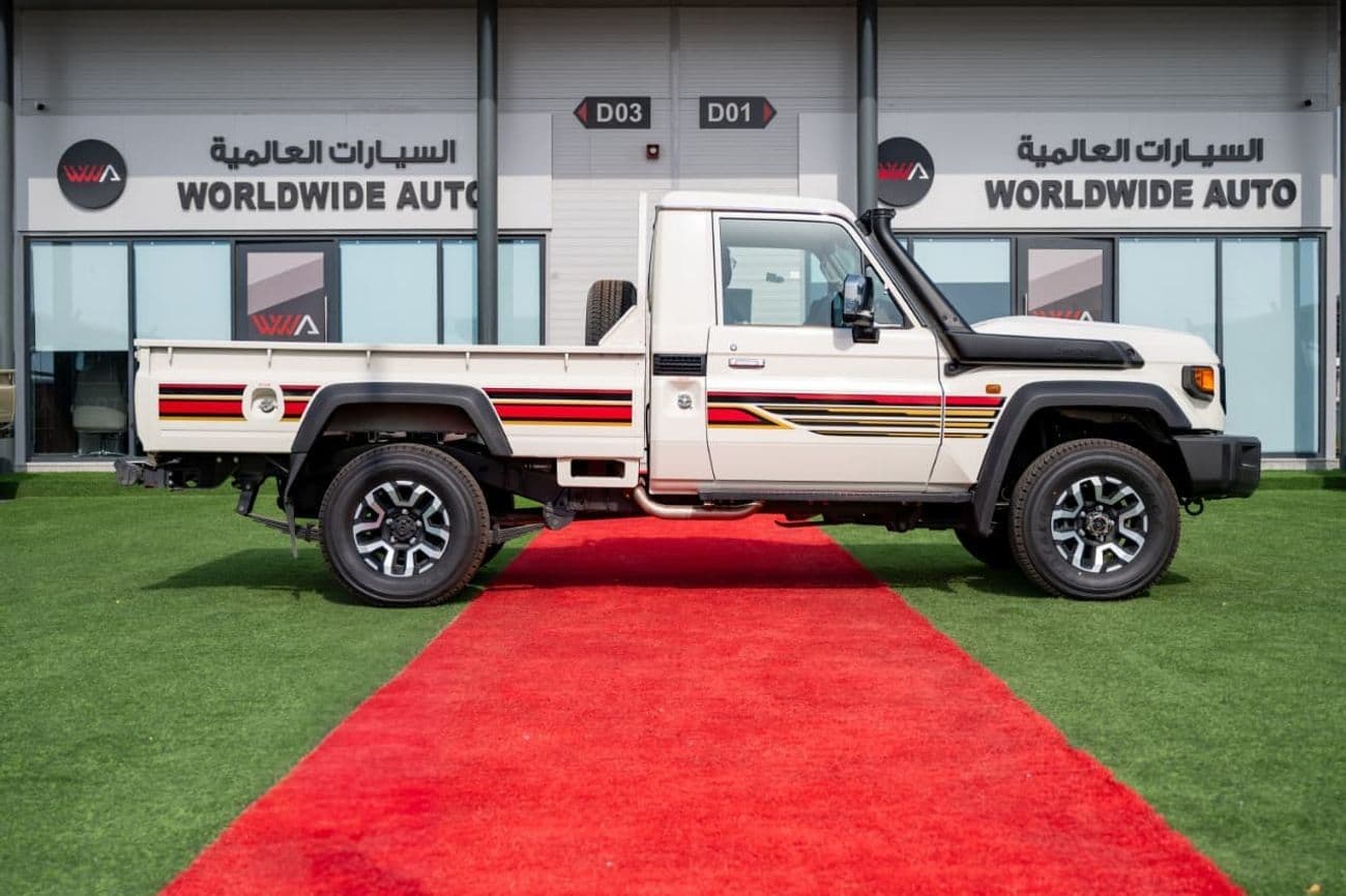 2025 Toyota Land Cruiser Pick Up thumbnail 2
