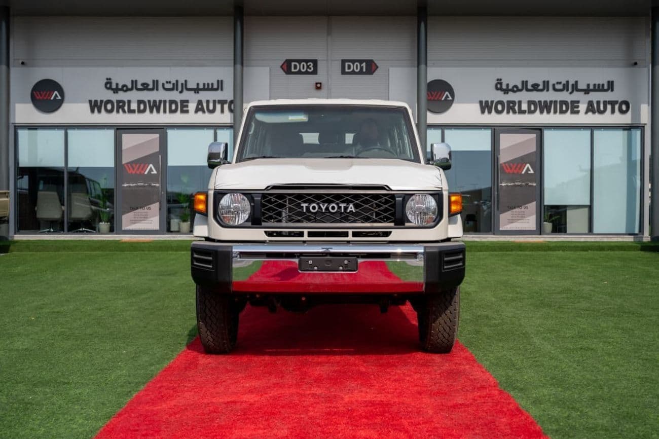 2025 Toyota Land Cruiser 70 LC76 HT VXR thumbnail 3