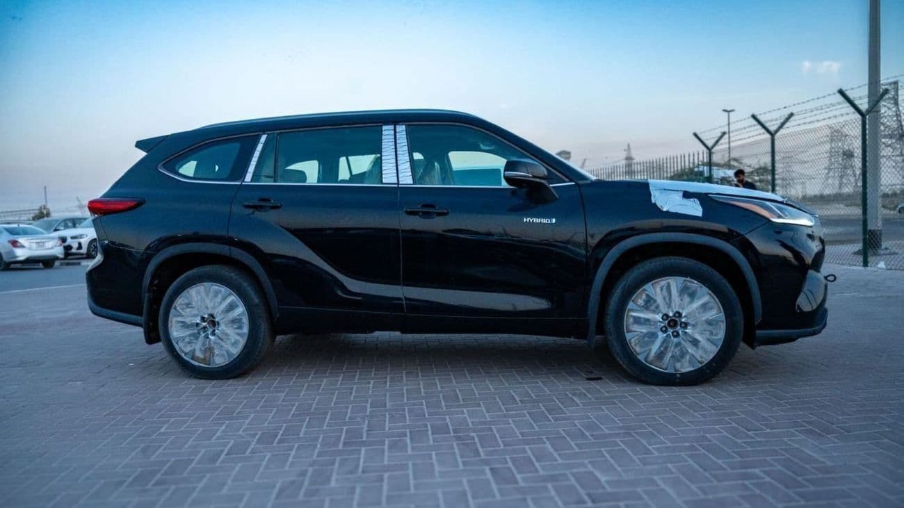 2023 Toyota Highlander LTD HEV thumbnail 2