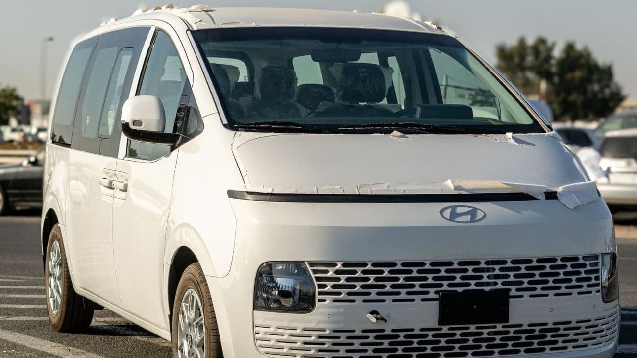 2025 Hyundai Staria thumbnail 5