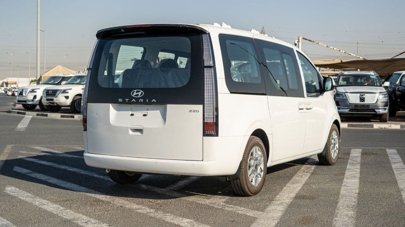 2025 Hyundai Staria thumbnail 6