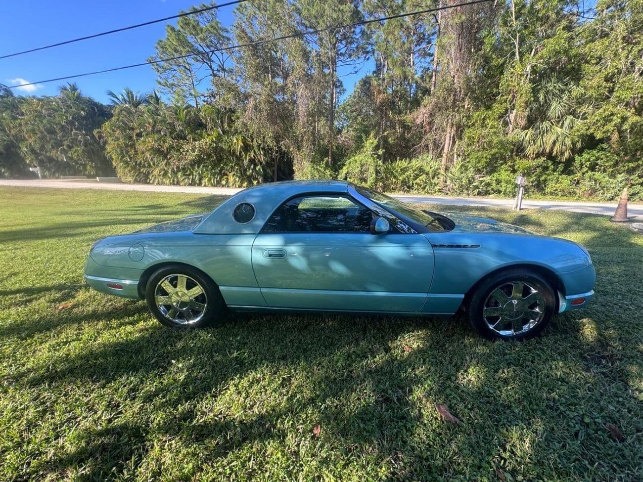 2002 Ford Thunderbird thumbnail 3