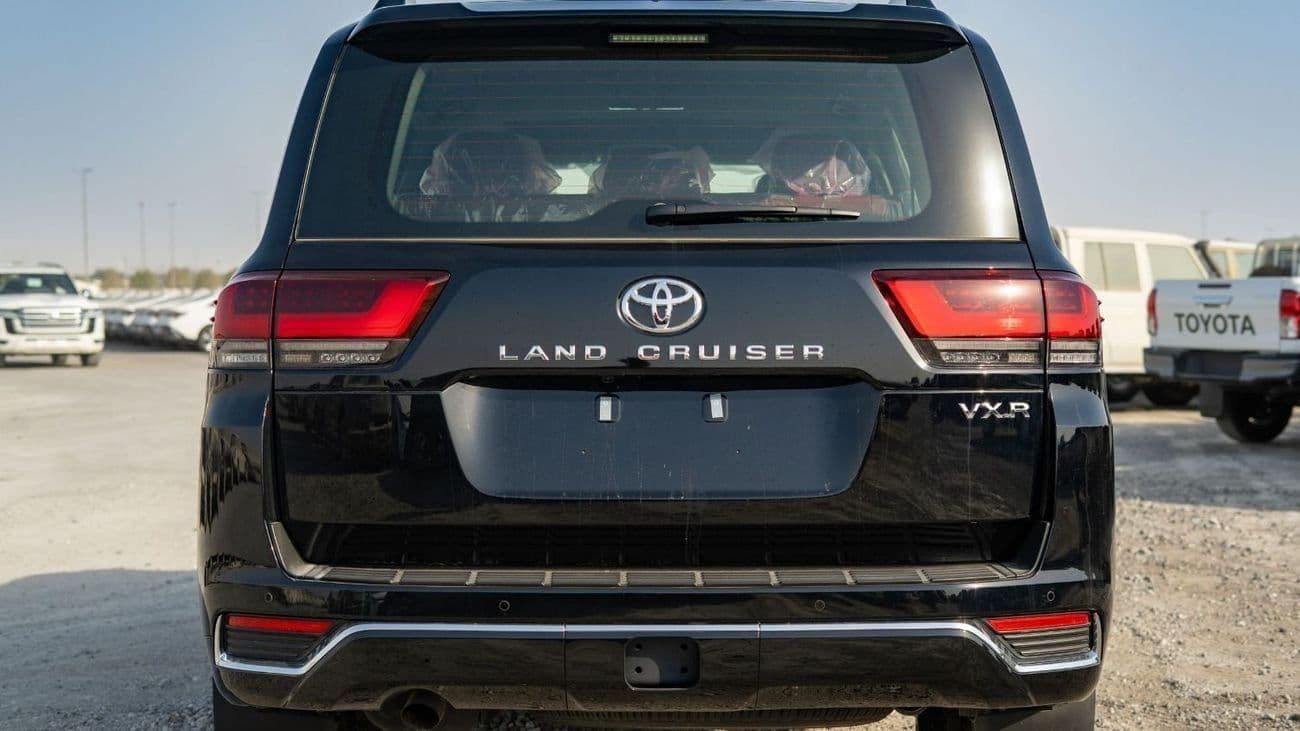 2025 Toyota Land Cruiser VXR thumbnail 4