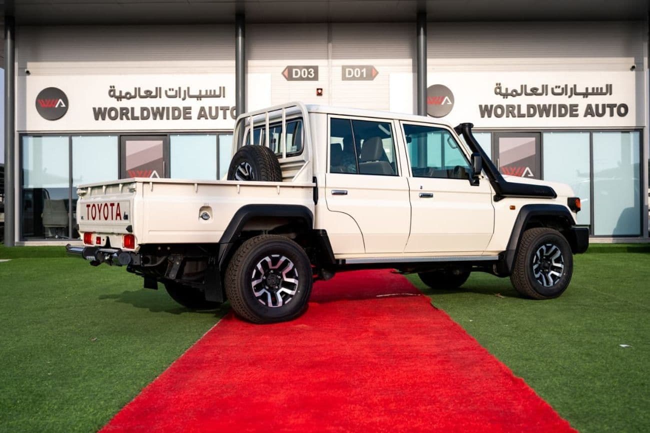 2025 Toyota Land Cruiser Pick Up 79 thumbnail 5