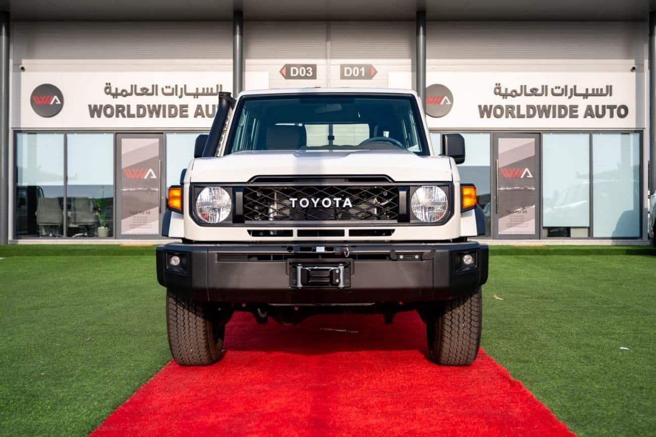 2025 Toyota Land Cruiser Pick Up 79 thumbnail 7
