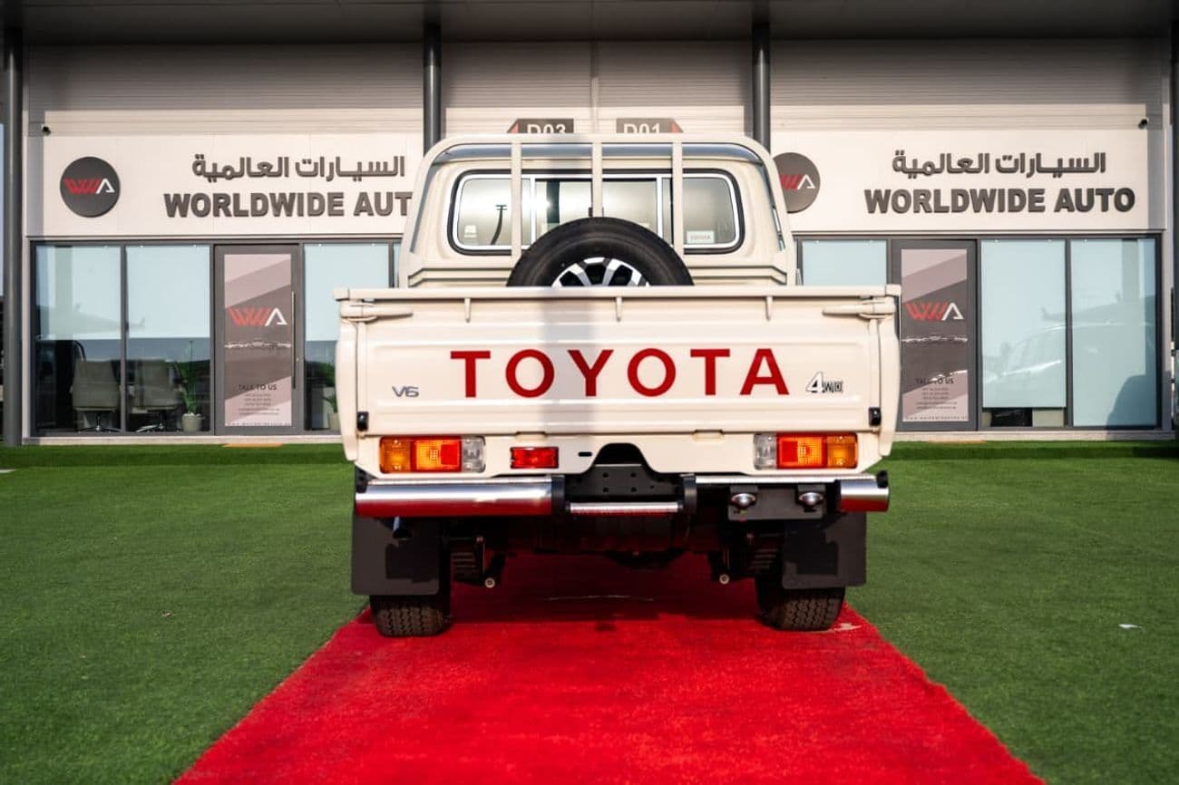 2025 Toyota Land Cruiser Pick Up 79 thumbnail 4