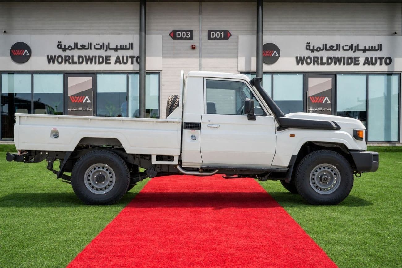 2026 Toyota Land Cruiser Pick Up LC79 SINGLE CABIN thumbnail 3