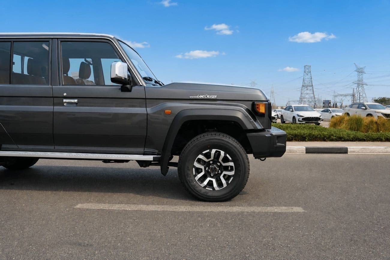 2026 Toyota Land Cruiser Pick Up thumbnail 2