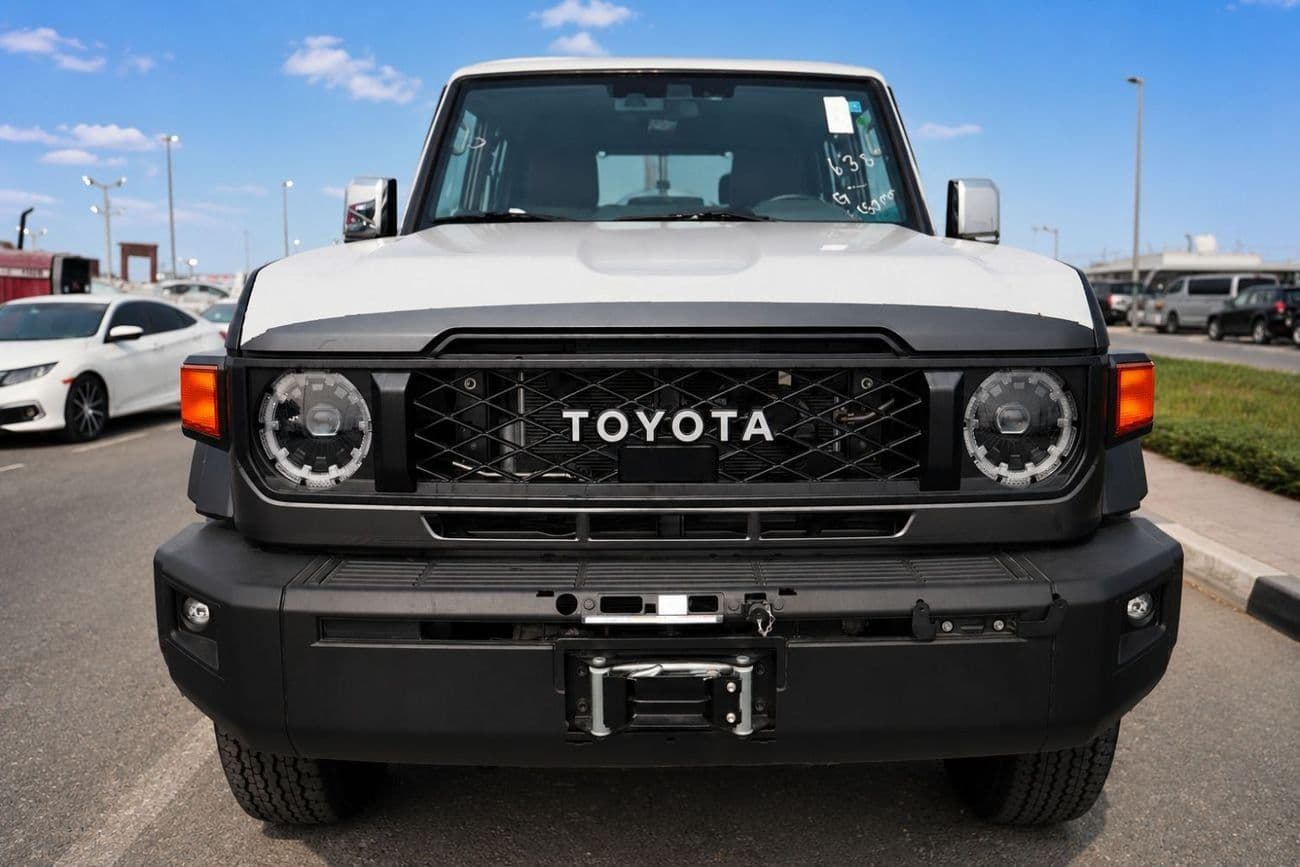 2026 Toyota Land Cruiser Pick Up S-DLX - DC 4x4 AT thumbnail 6