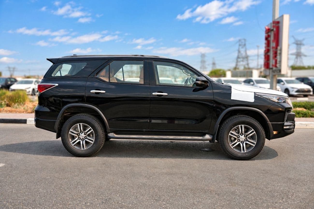 2026 Toyota Fortuner SR5 thumbnail 4