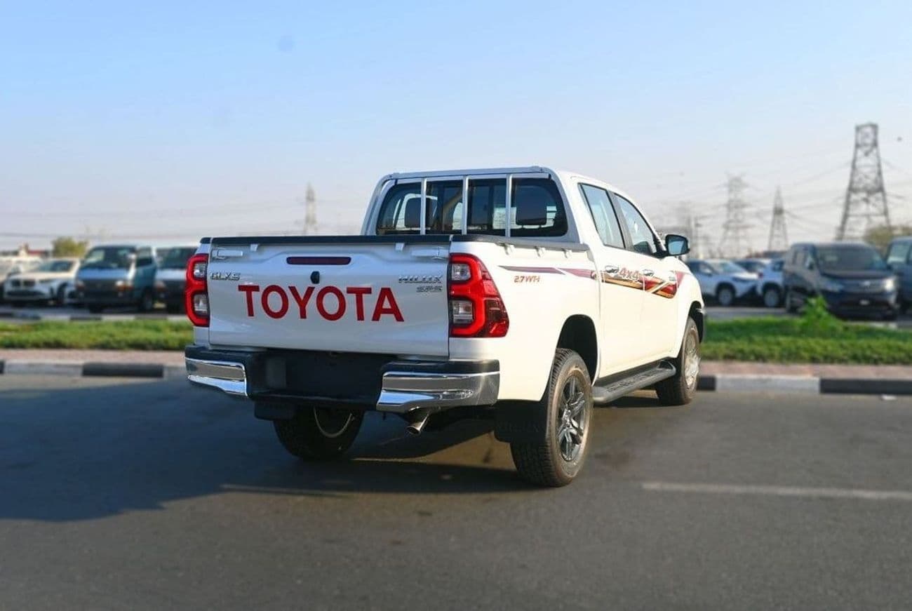 2025 Toyota Hilux SGLX thumbnail 4