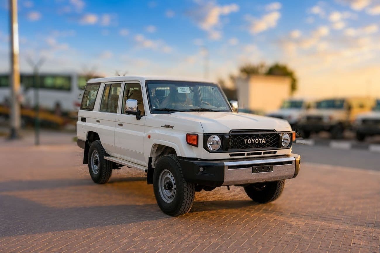 2026 Toyota Land Cruiser 70 Land Cruiser Hardtop LC76 -4.0L MT thumbnail 3