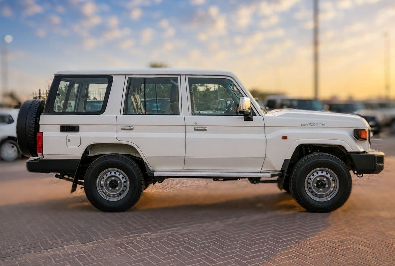 2026 Toyota Land Cruiser 70 Land Cruiser Hardtop LC76 -4.0L MT thumbnail 5
