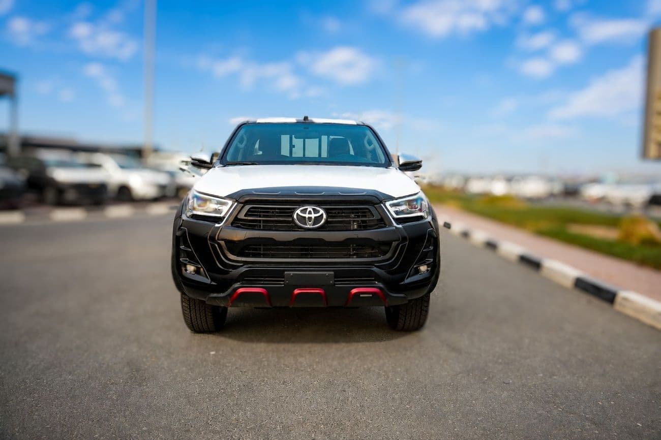 2026 Toyota Hilux SR5 thumbnail 3