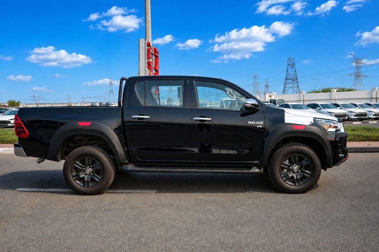 2026 Toyota Hilux SR5 thumbnail 2