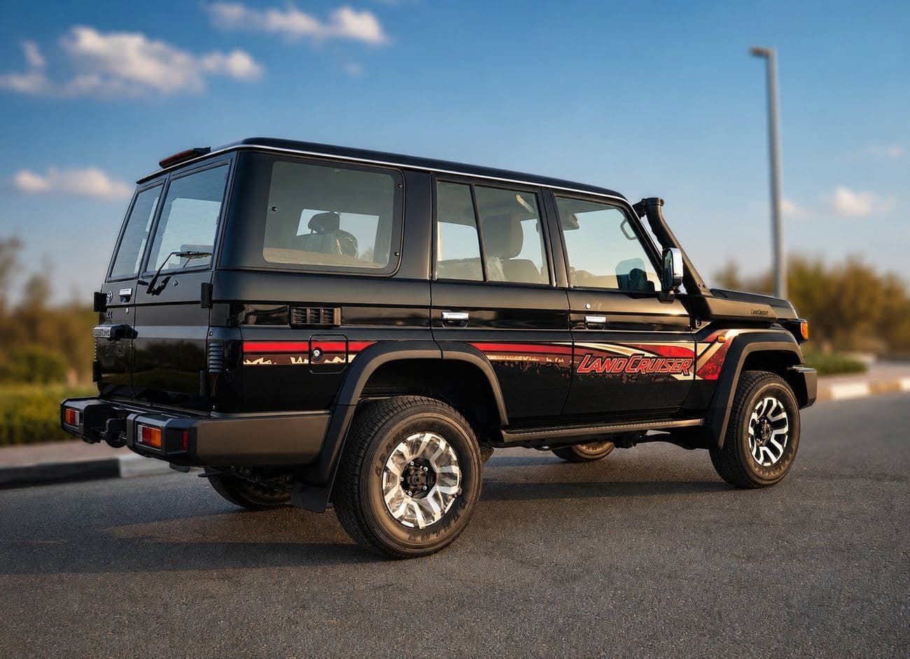 2026 Toyota Land Cruiser 70 LC76 LX thumbnail 3