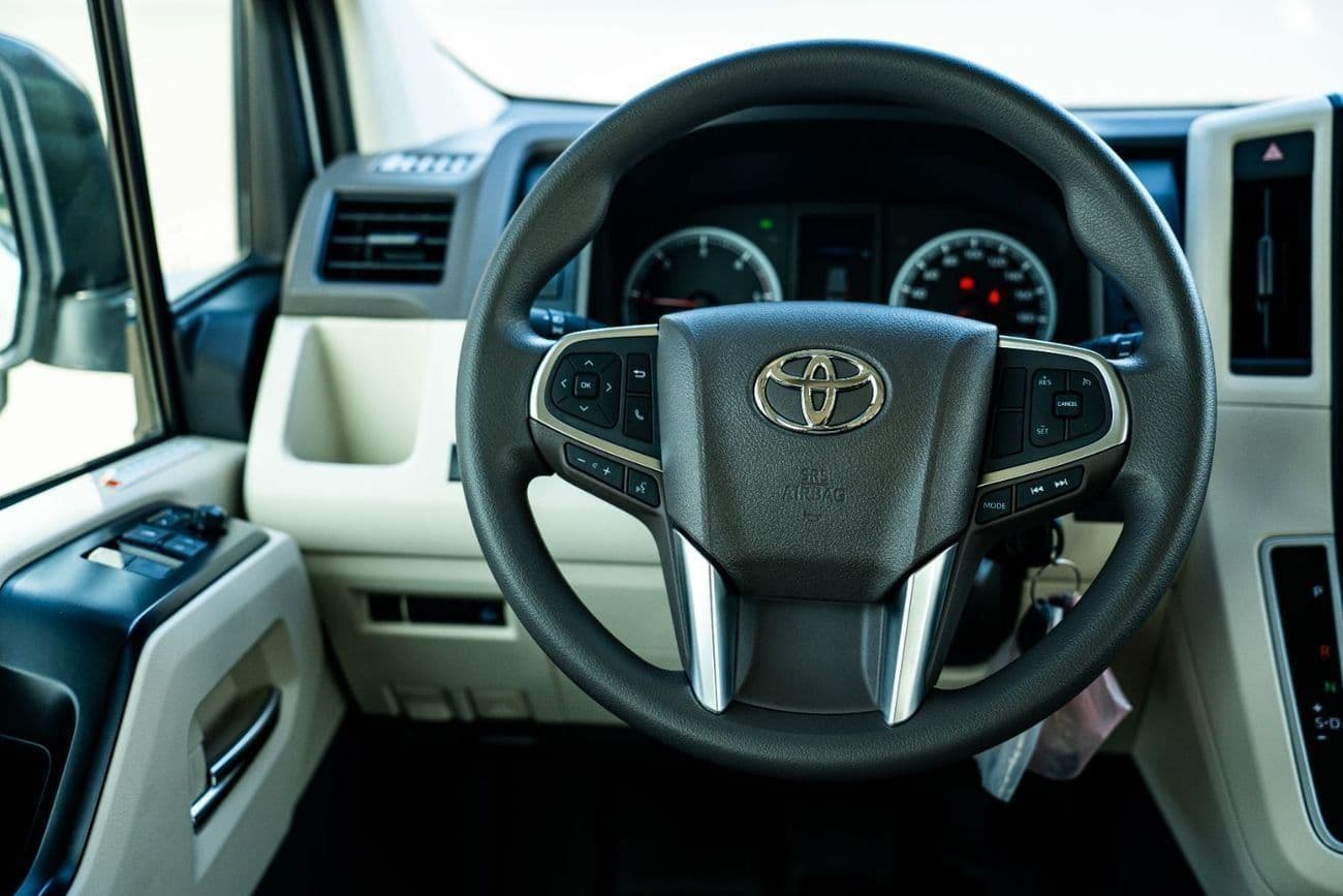 2026 Toyota Hiace GL thumbnail 7