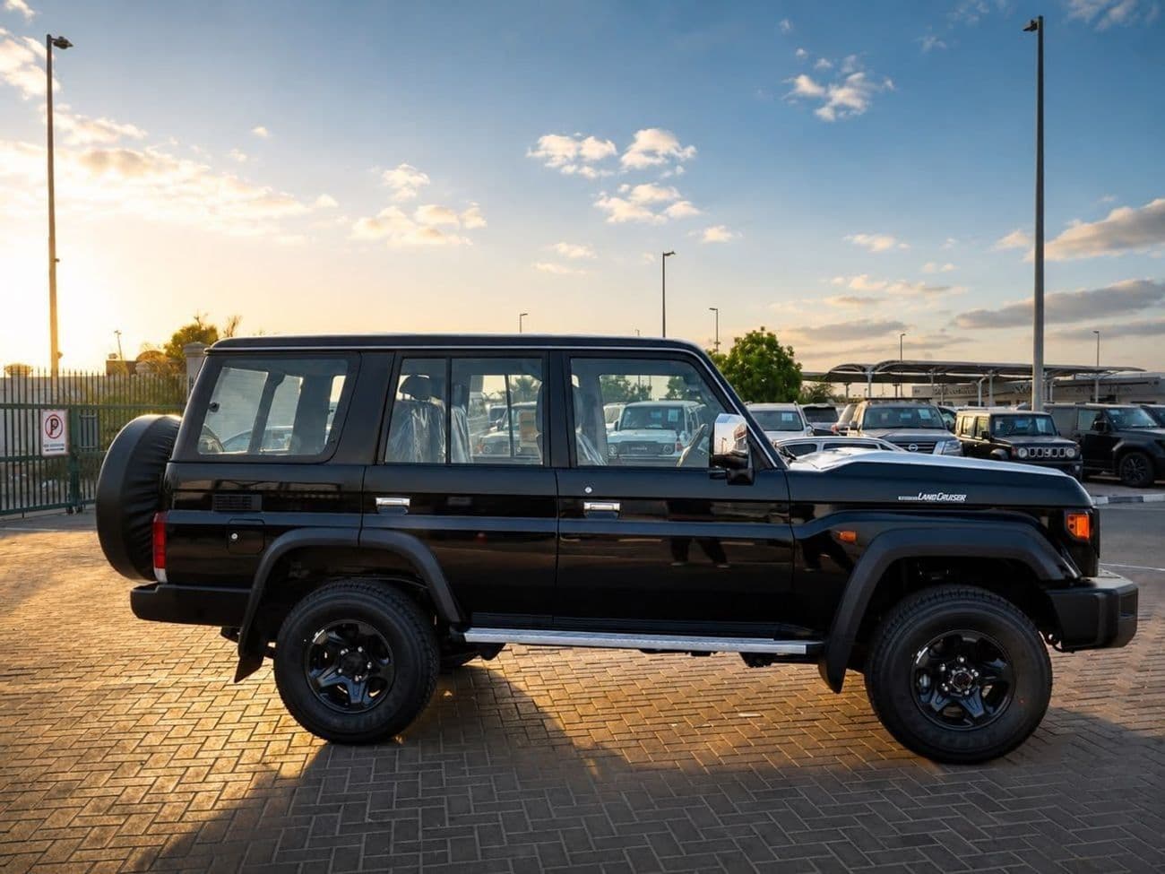 2026 Toyota Land Cruiser 70 v6 petrol thumbnail 3