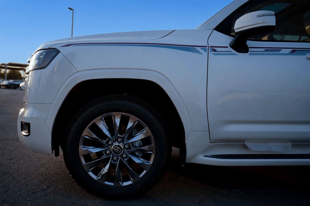2026 Toyota Land Cruiser GXR thumbnail 3