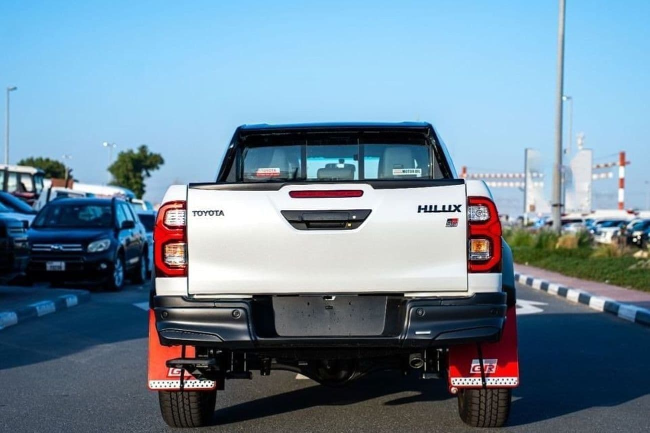 2026 Toyota Hilux ADVENTURE thumbnail 4