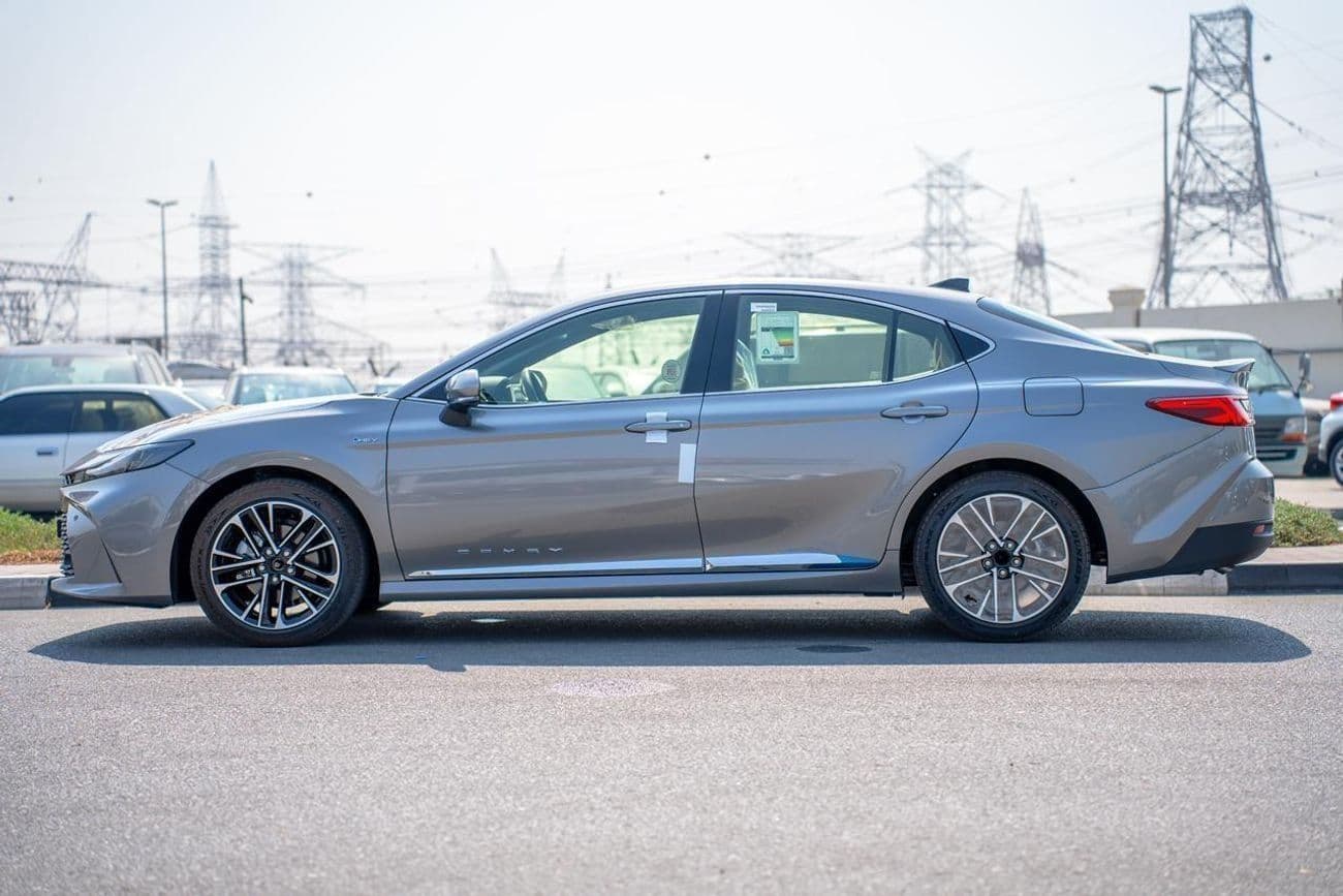 2026 Toyota Camry XLE HEV thumbnail 3