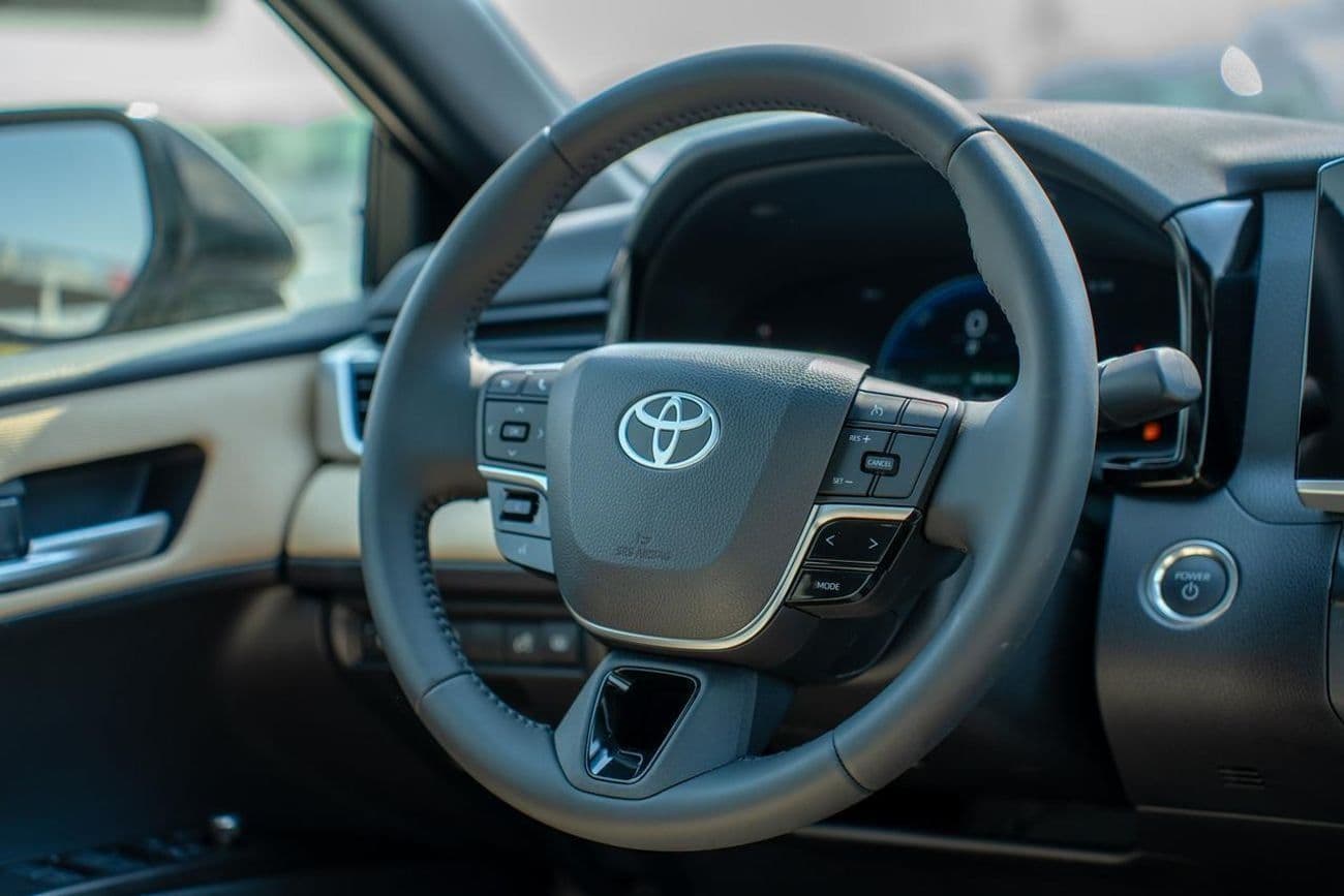 2026 Toyota Camry XLE HEV thumbnail 7