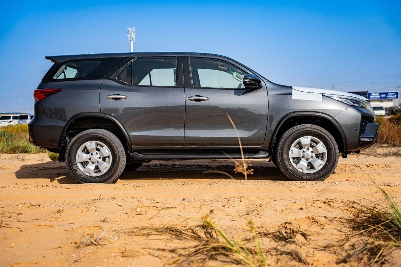 2025 Toyota Fortuner EXR thumbnail 3
