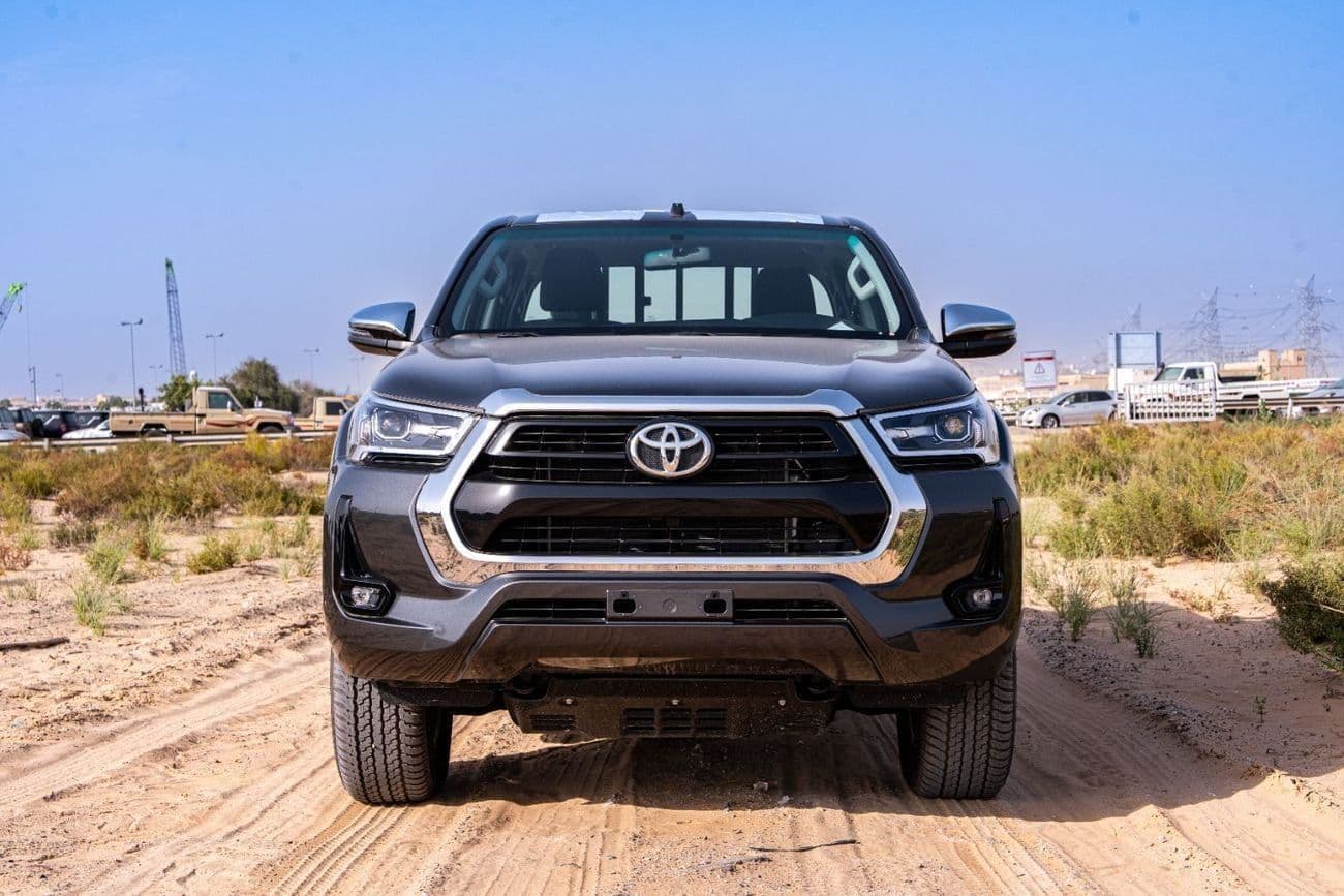 2026 Toyota Hilux SR5 thumbnail 2