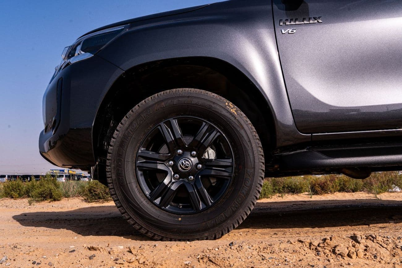 2026 Toyota Hilux SR5 thumbnail 6