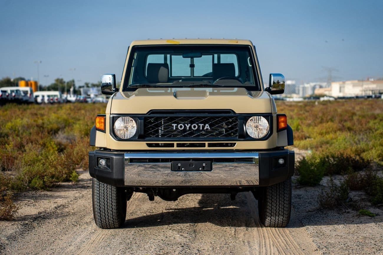 2025 Toyota Land Cruiser Pick Up thumbnail 2