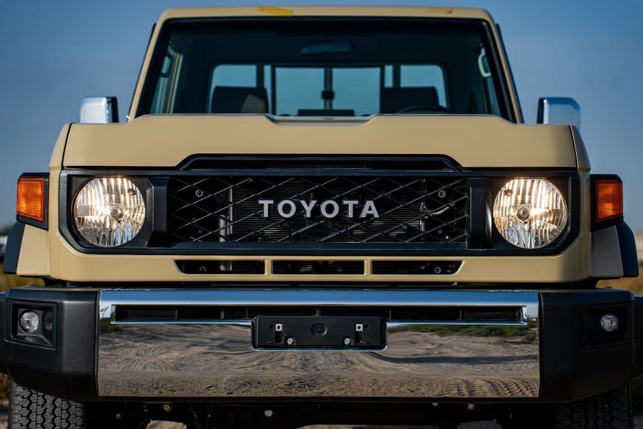2025 Toyota Land Cruiser Pick Up thumbnail 8