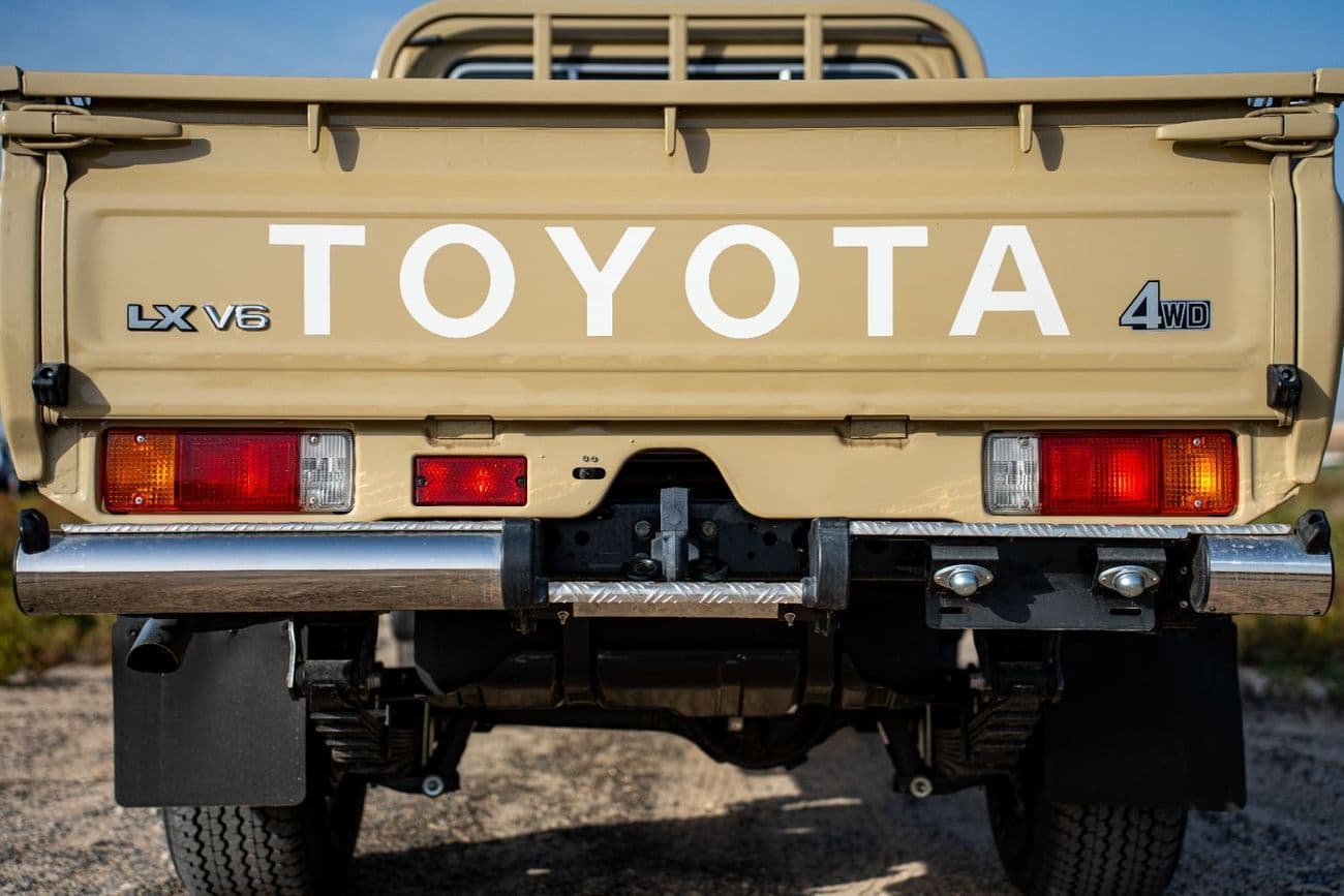 2025 Toyota Land Cruiser Pick Up thumbnail 7