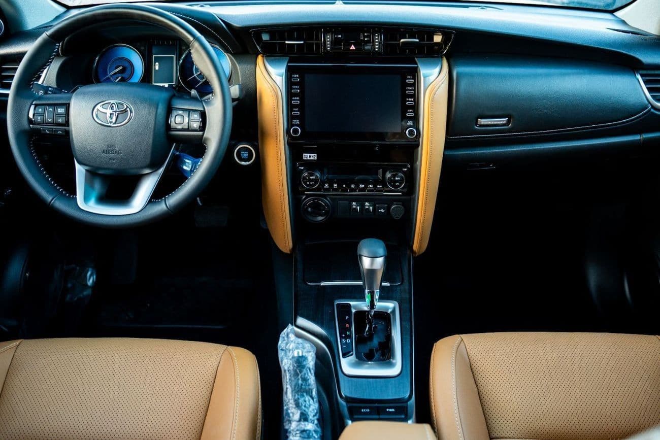 2025 Toyota Fortuner GXR thumbnail 7