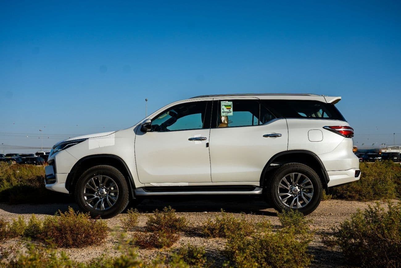 2025 Toyota Fortuner GXR thumbnail 2
