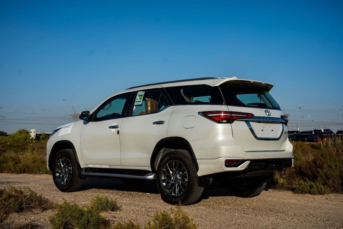 2025 Toyota Fortuner GXR thumbnail 5