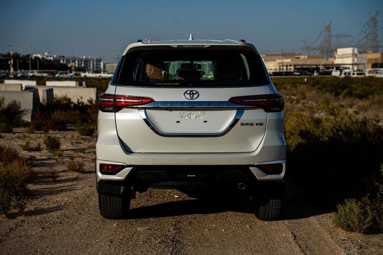 2025 Toyota Fortuner GXR thumbnail 4