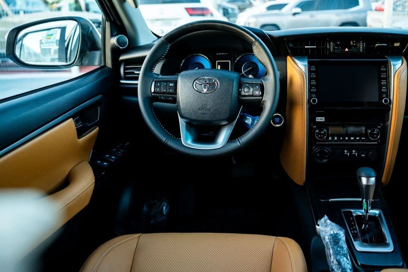2025 Toyota Fortuner GXR thumbnail 8