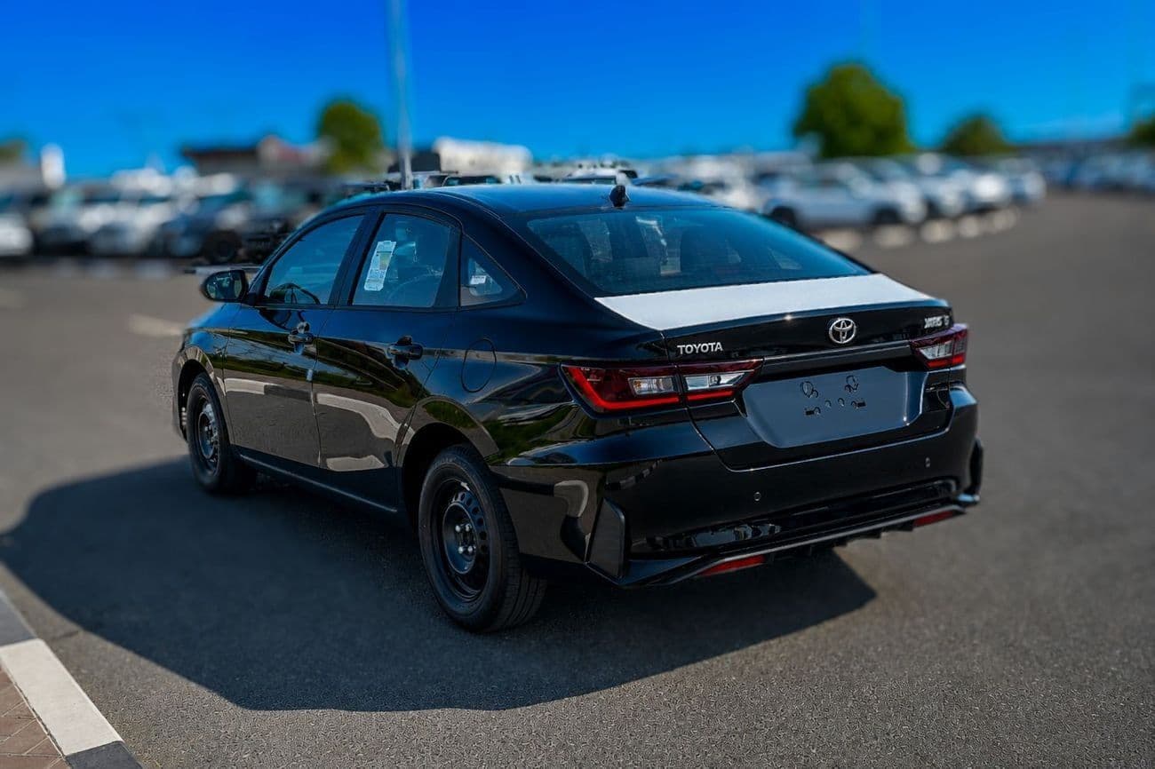 2026 Toyota Yaris E thumbnail 2