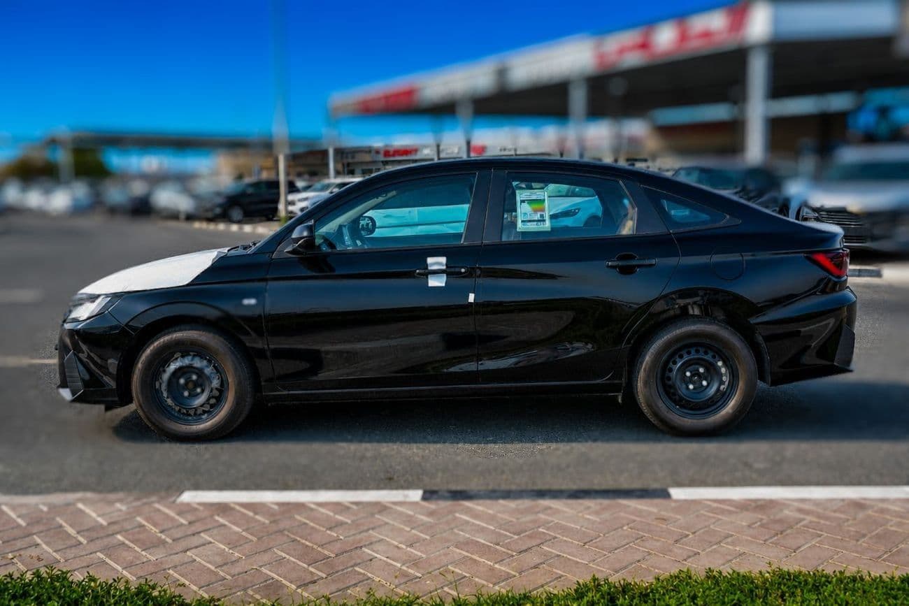 2026 Toyota Yaris E thumbnail 3