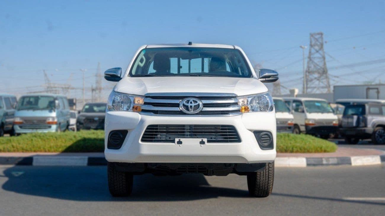 2025 Toyota Hilux GL thumbnail 2