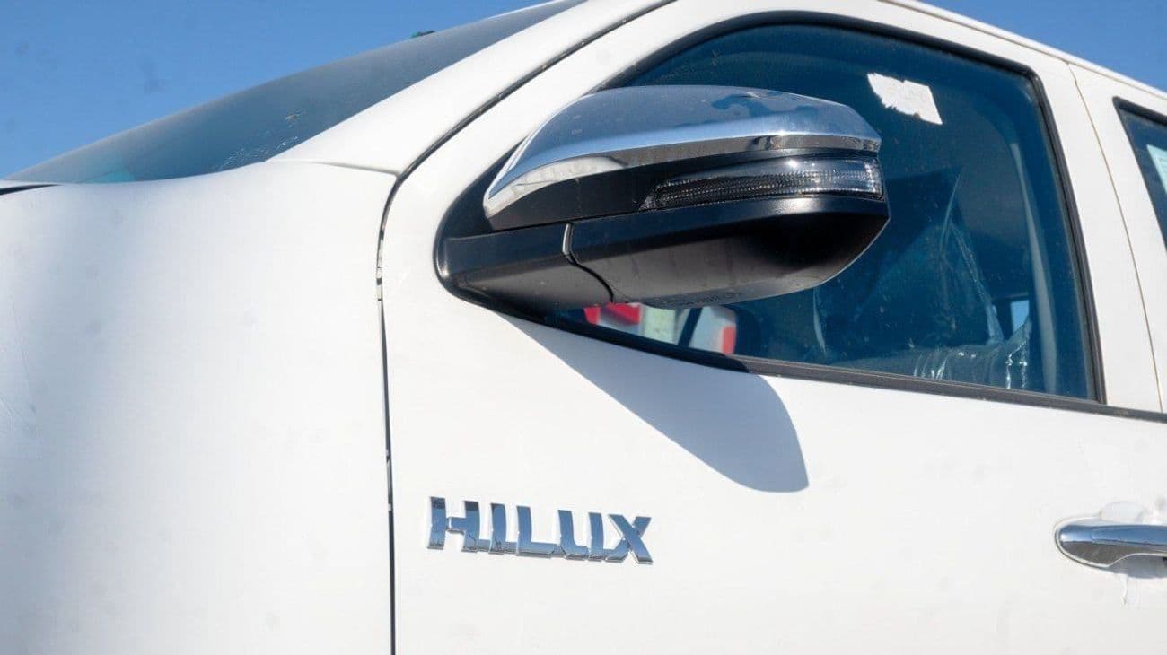 2025 Toyota Hilux GL thumbnail 6