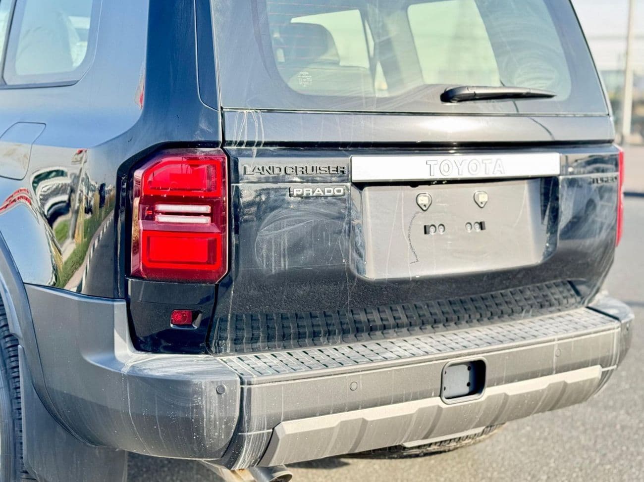 2025 Toyota Prado GXR thumbnail 5